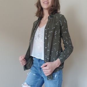 Eddie Bauder Green button up shirt